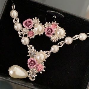 Earring and necklace set